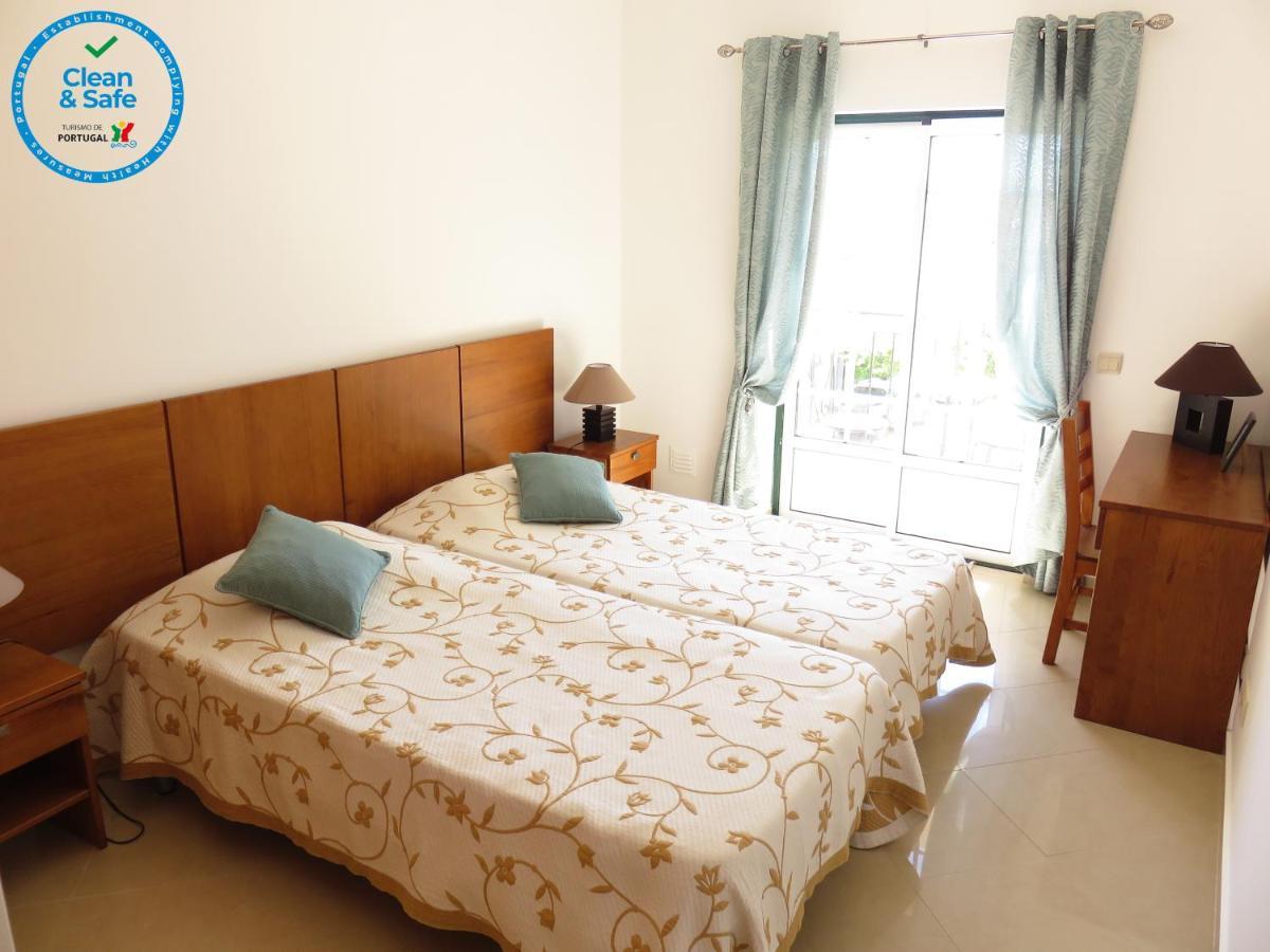 Apartamento T1 Com Vista Mar Perto Da Praia N.ª Sra. Da Rocha Porches  Bagian luar foto